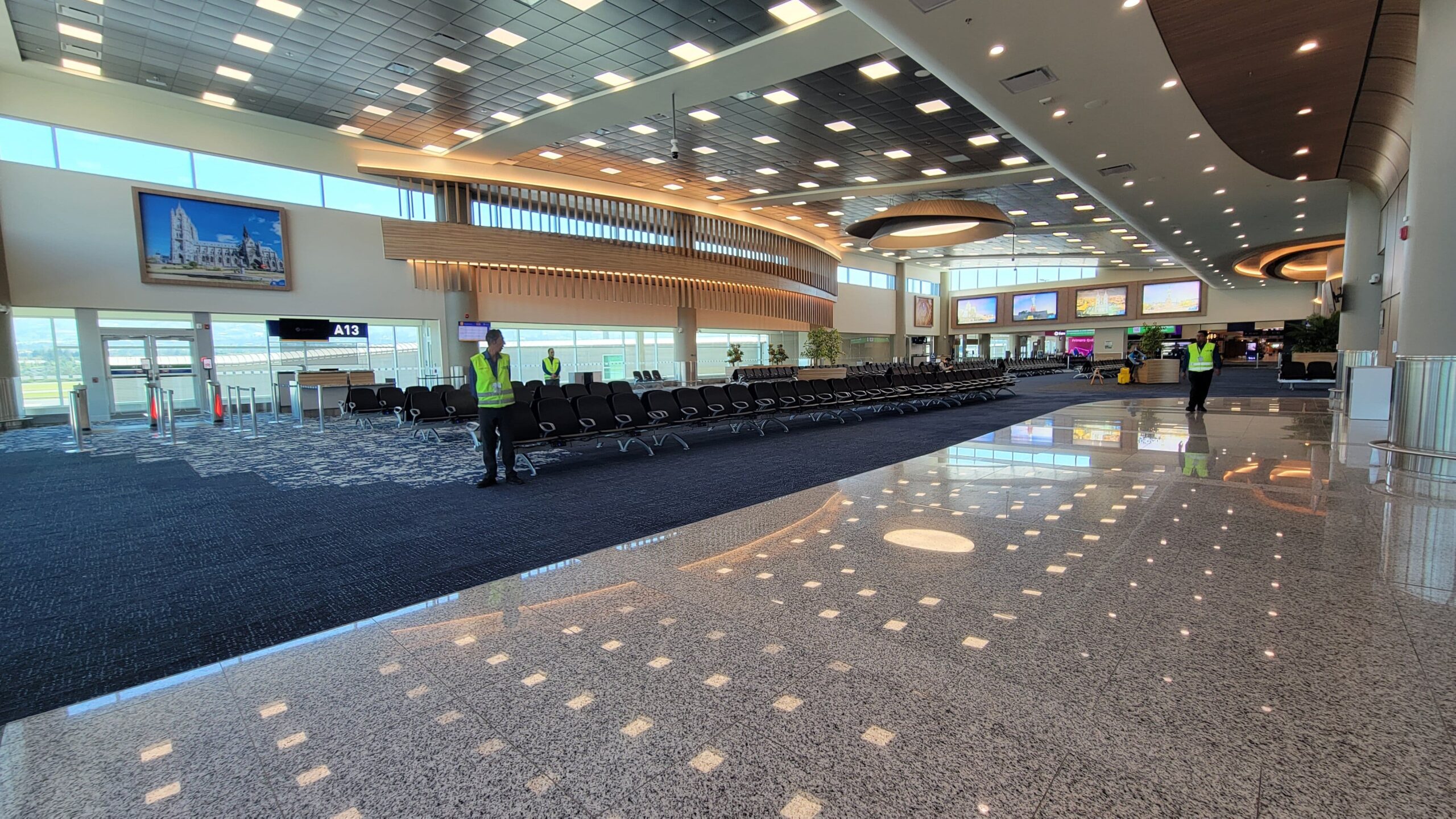 Quito amplía su aeropuerto y mejora capacidad aeroportuaria