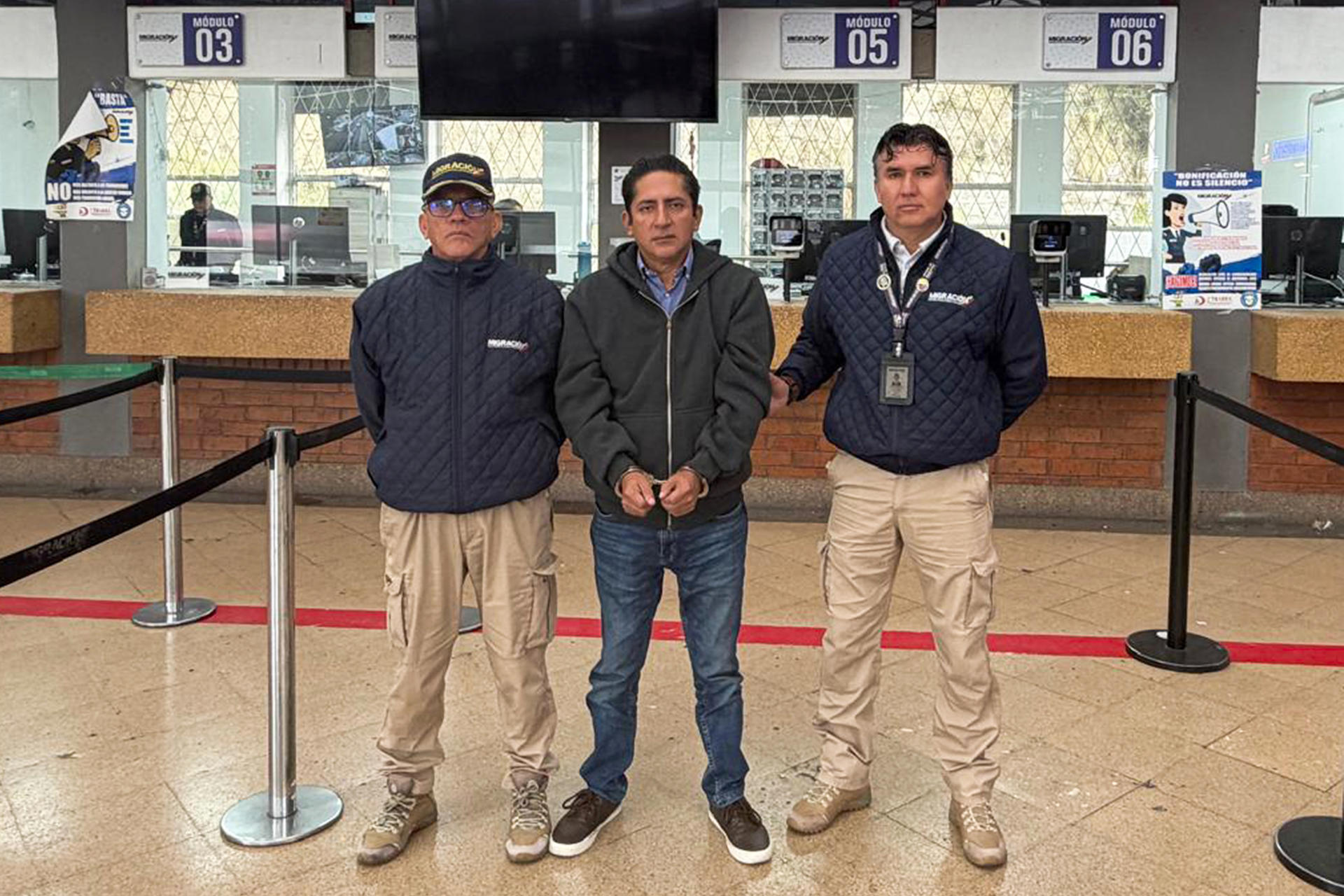 Exconcejal correísta acusado de asesinato es entregado a Ecuador