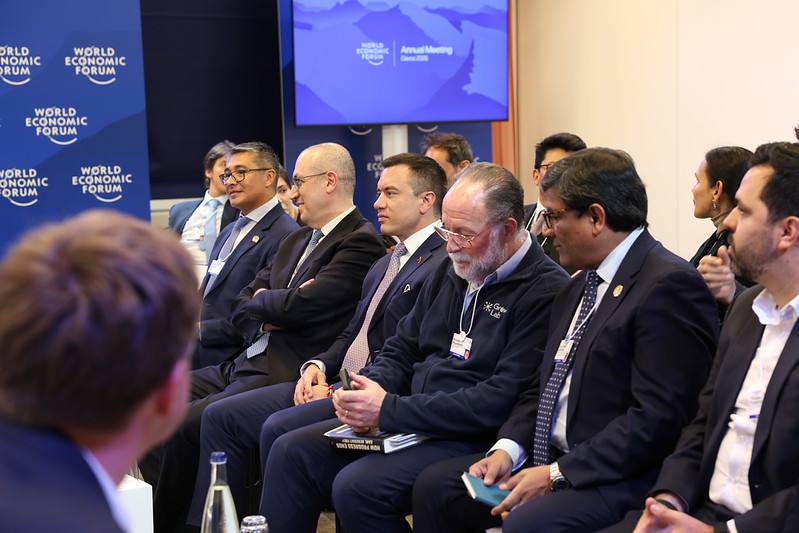 Tras los aranceles a Colombia el riesgo país cayó y es el más bajo en 18 años