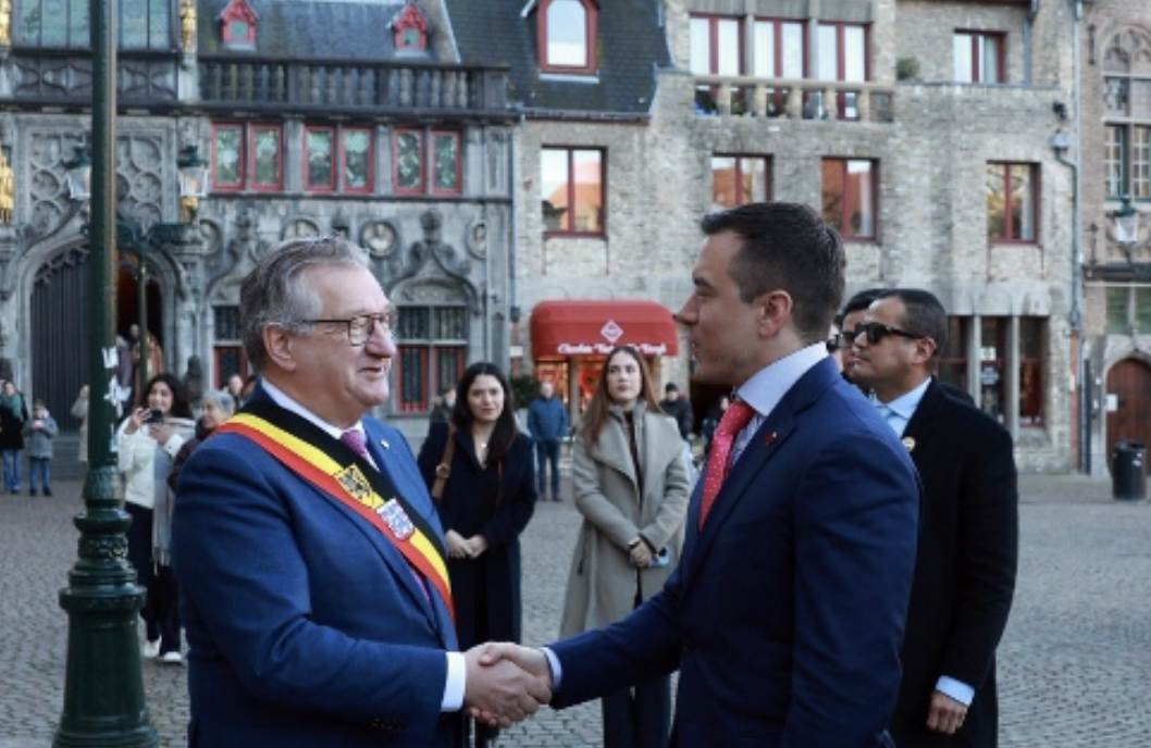 Noboa se reúne con el alcalde de Brujas, en Bélgica, para tratar cooperación económica
