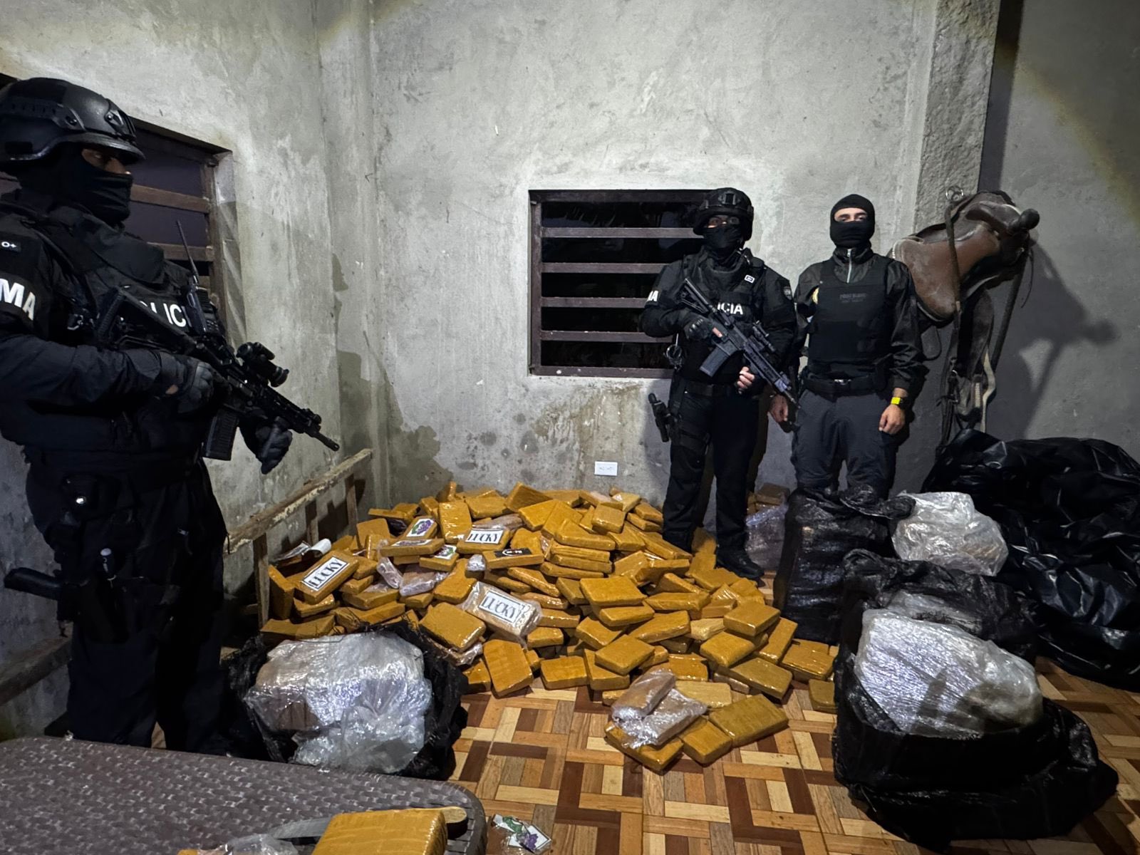 Decomisan en Progreso 300 paquetes de cocaína