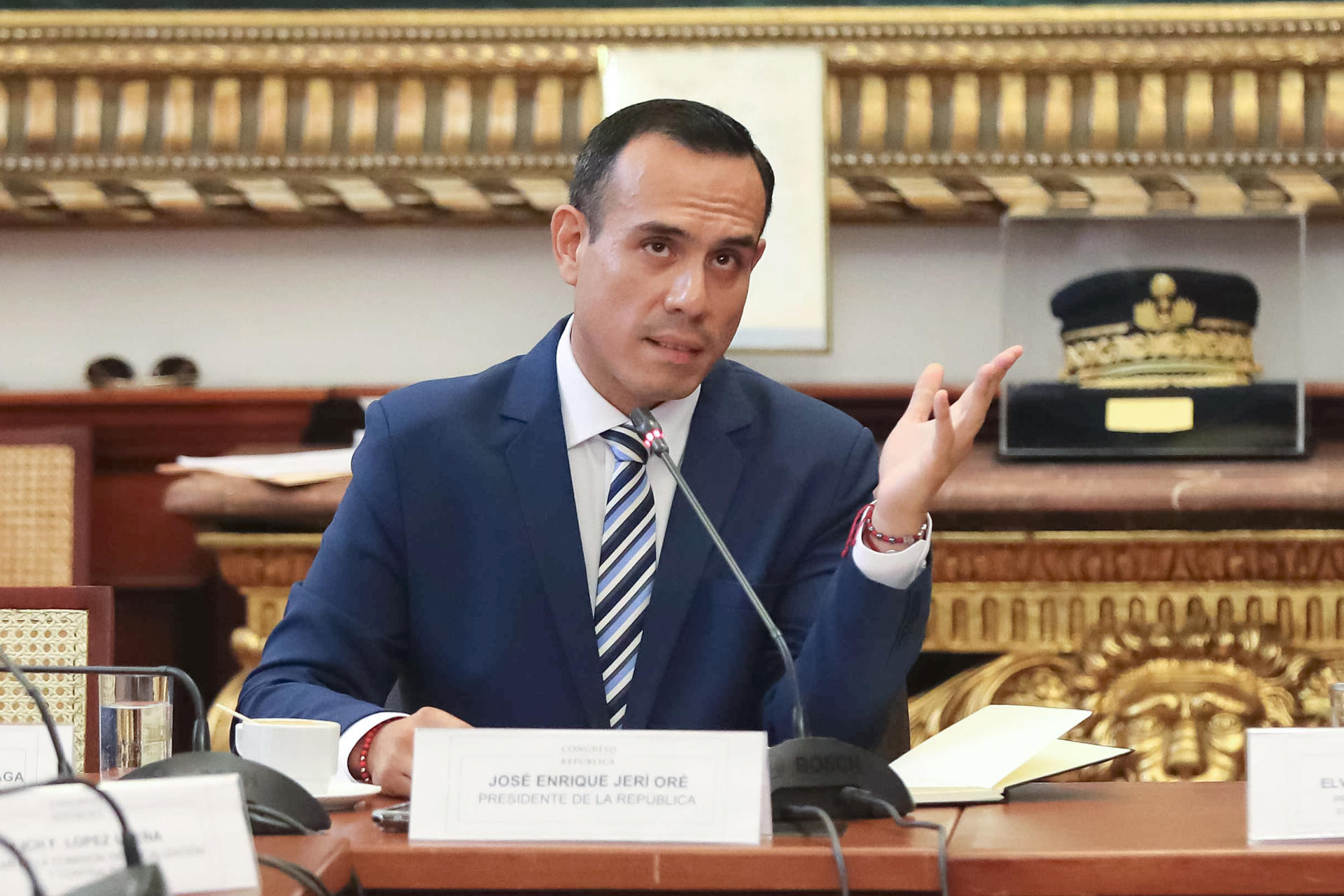 Congreso de Perú destituye al presidente interino José Jerí