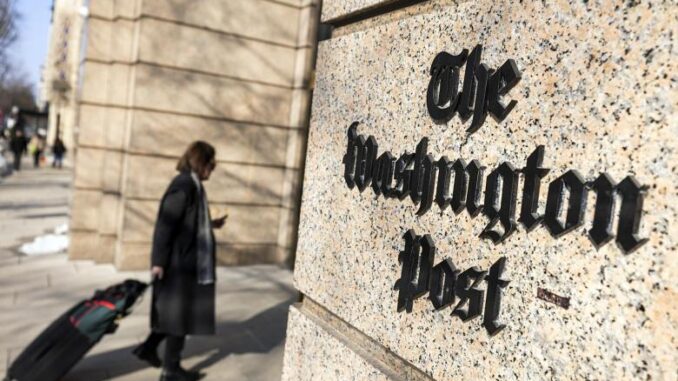 Fachada del edificio de The Washington Post, medio que anunció un recorte significativo de su plantilla editorial.EFE/EPA/JIM LO SCALZO