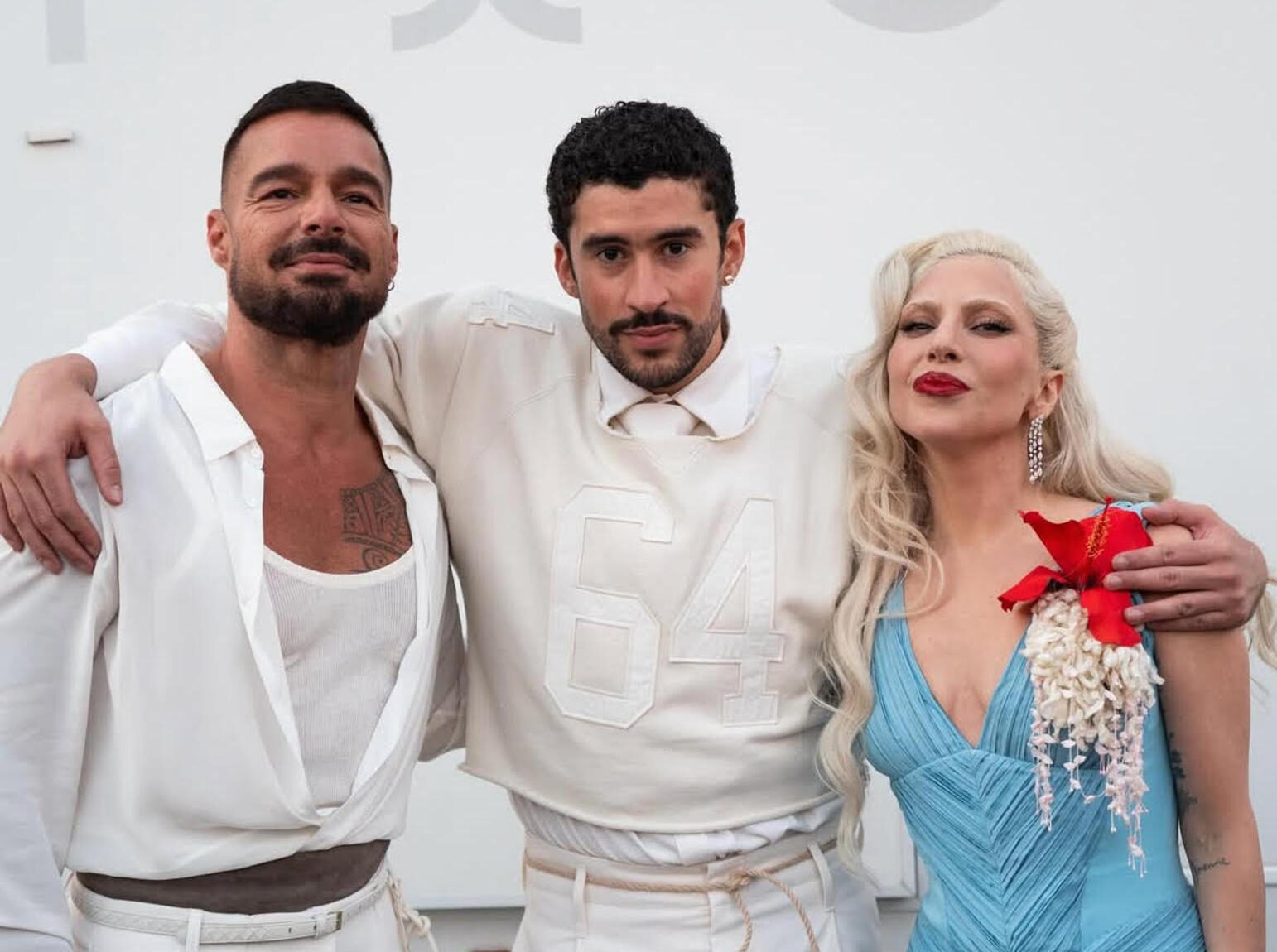 Congresistas republicanos piden encerrar a Bad Bunny por Super Bowl