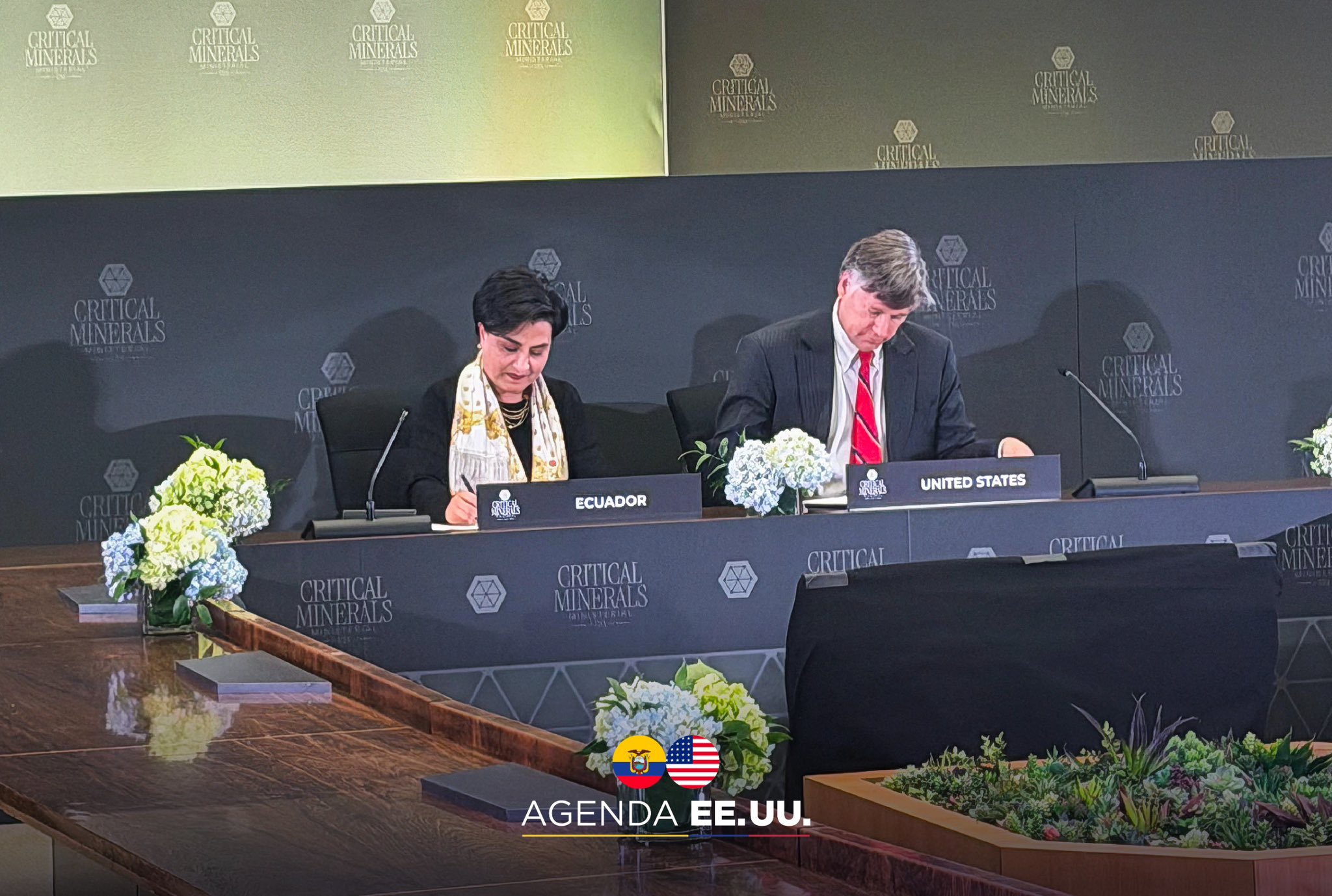 Ecuador y EE.UU suscriben acuerdo para fortalecer cadenas de minerales críticos