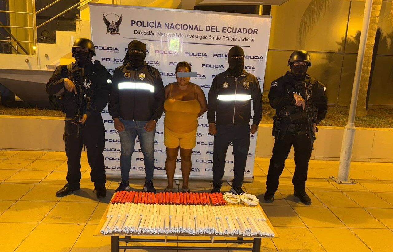 Una mujer venezolana es detenida en Ecuador con 160 explosivos de un grupo criminal
