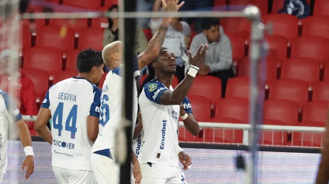 2026-03-21 Quito Ecuador .- Campeonato nacional de fútbol, Liga ECUABET 2026. Liga de Quito, LDU-Q enfrenta al Manta en el estadio Rodrigo Paz Delgado. Foto : API/ Patricio Terán