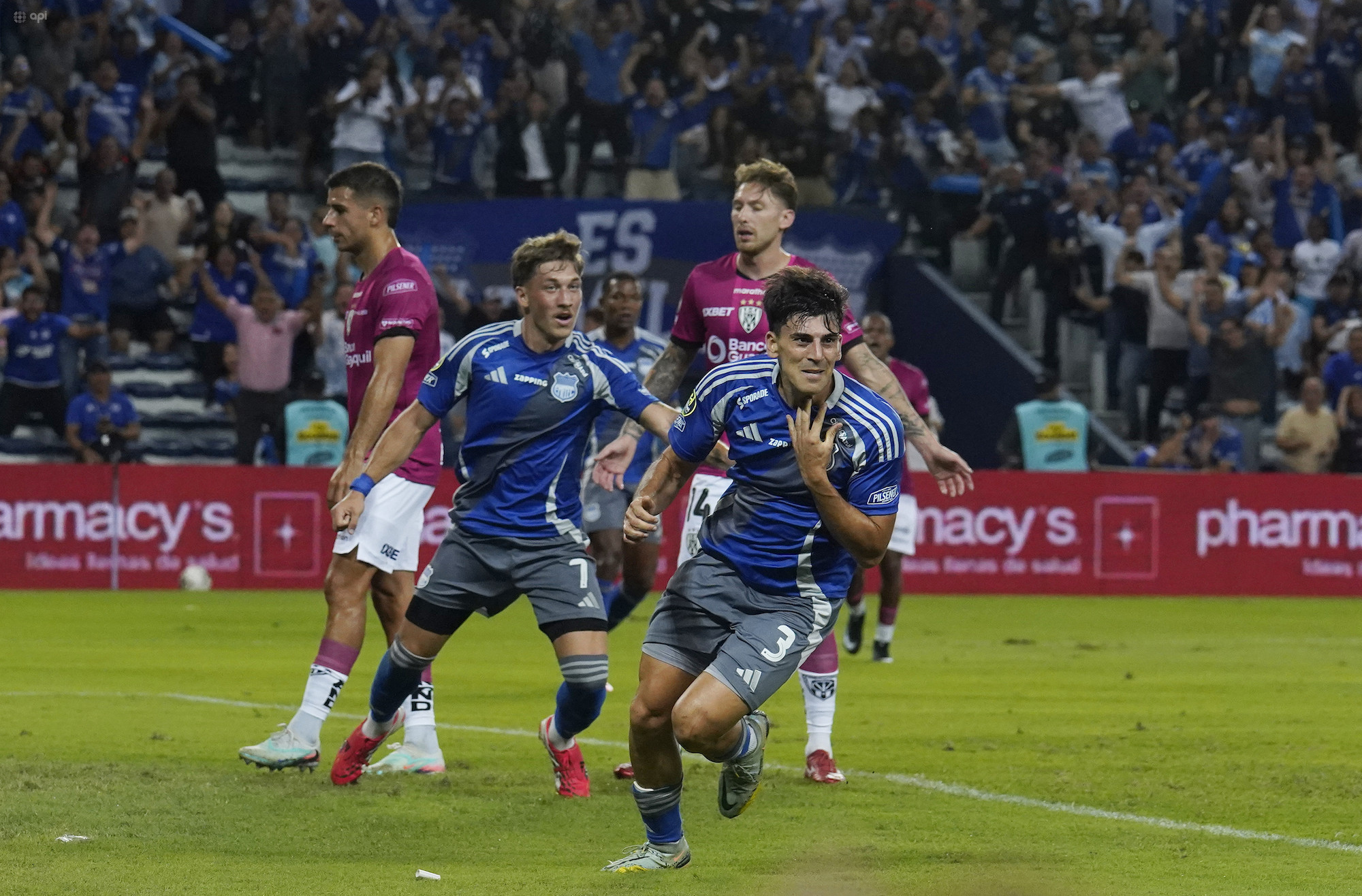 2-0. Emelec detiene a Independiente del Valle