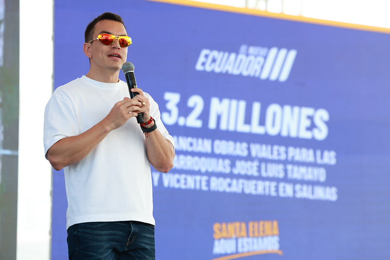 Riesgo país de Ecuador cae en medio de incertidumbre global