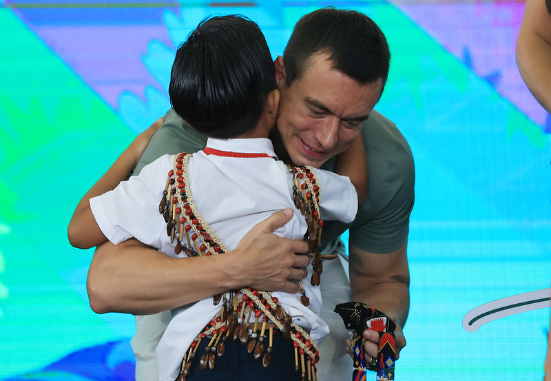 Noboa sube un 2,2% de aprobación en abril, según CB Consultora