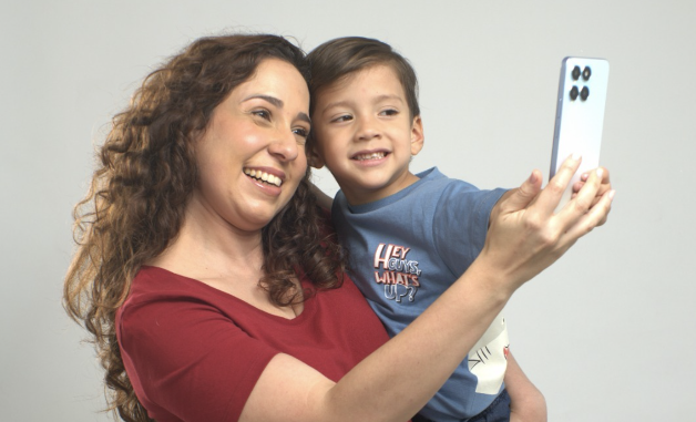 • Participa en la Trivia Claro y gana viajes, televisores y premios exclusivos. • Planes móviles, hogar y equipos con más gigas, descuentos y entretenimiento para toda la familia.