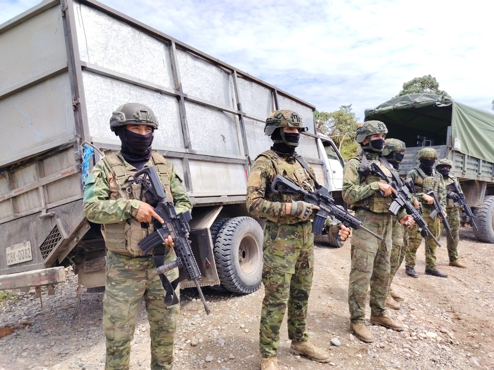 Militares de Ecuador y EE.UU. hacen entrenamiento armado en conjunto