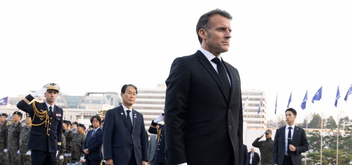 Macron defiende a la OTAN y rechaza una operación militar en el estrecho de Ormuz