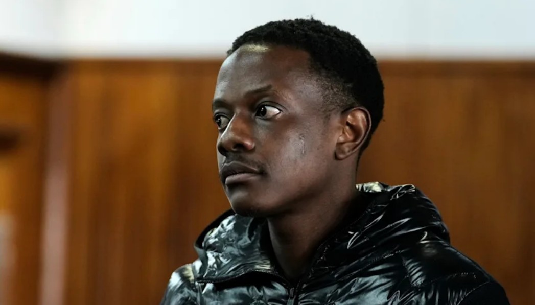 El hijo de Robert Mugabe se declara culpable de apuntar a su jardinero con un arma de fuego