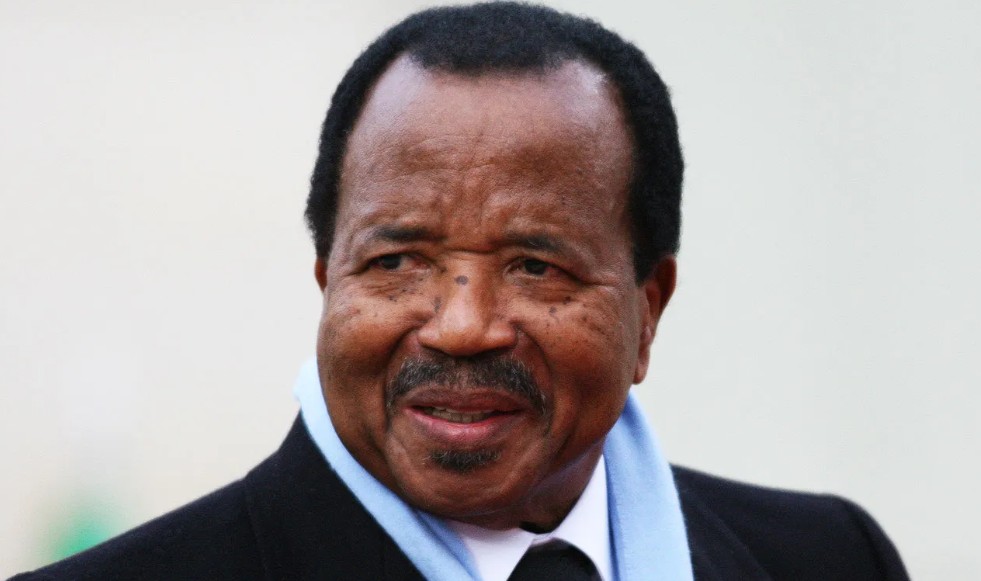 El papa pide romper con la corrupción frente al líder autoritario de Camerún