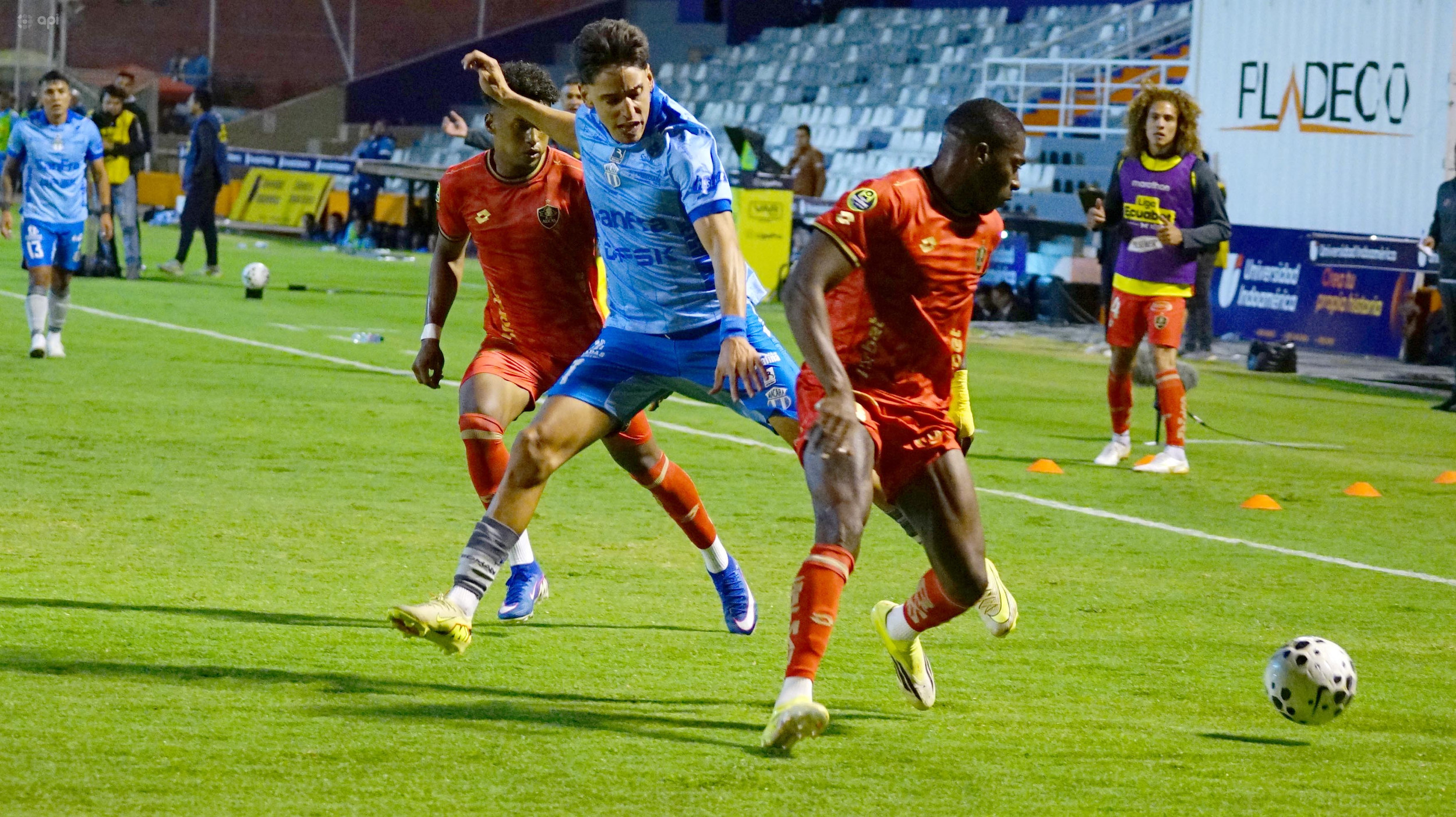 Aucas se impone al Macará