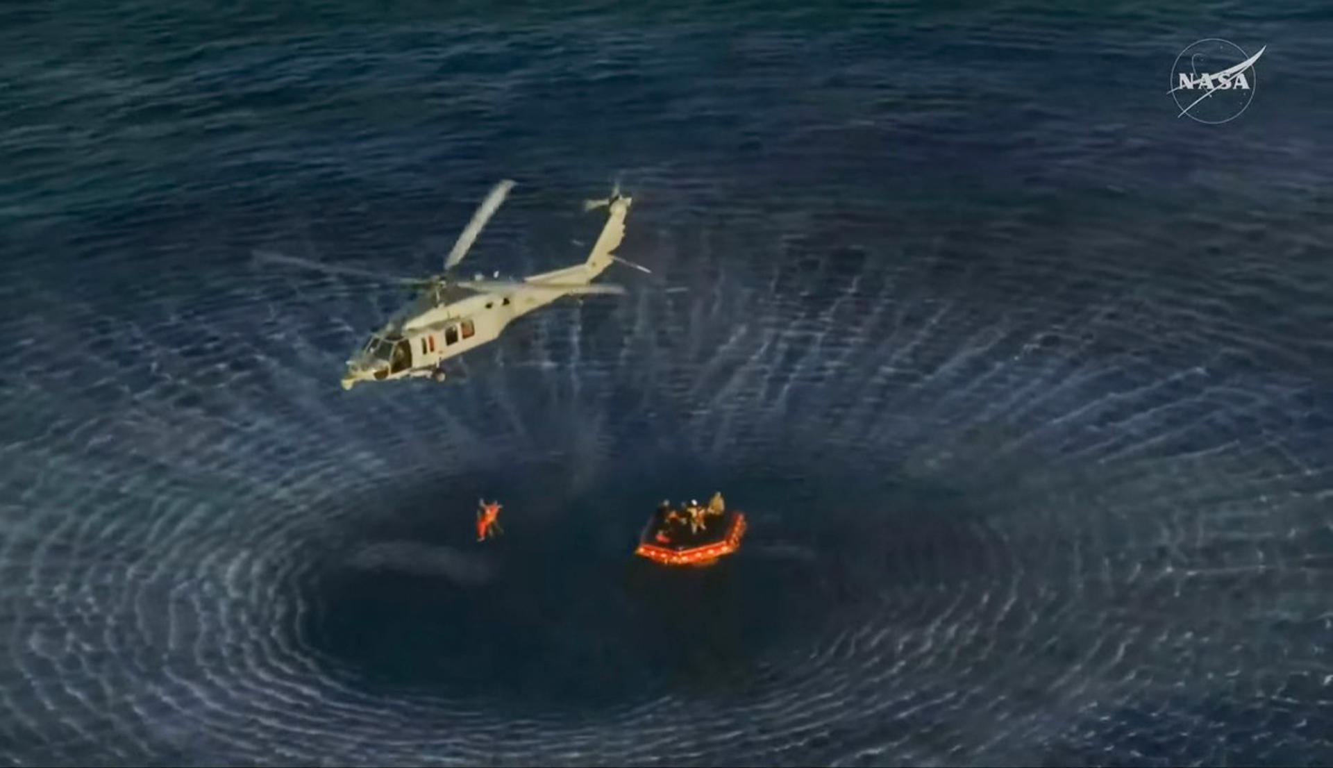 Los cuatro astronautas del Artemis II han sido rescatados ya, sanos y salvos