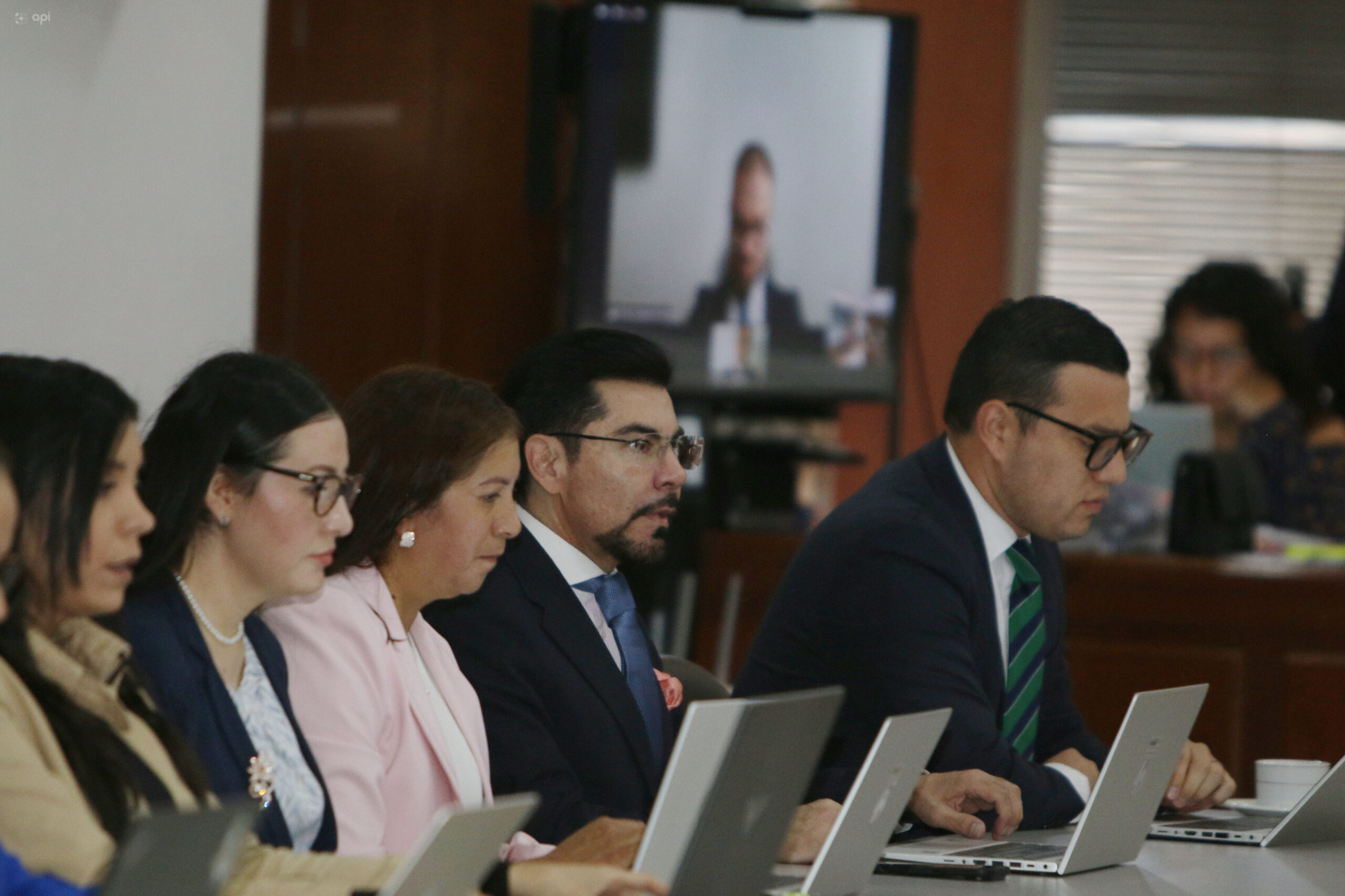 Justicia pide difusión roja de Interpol a representantes de Progen