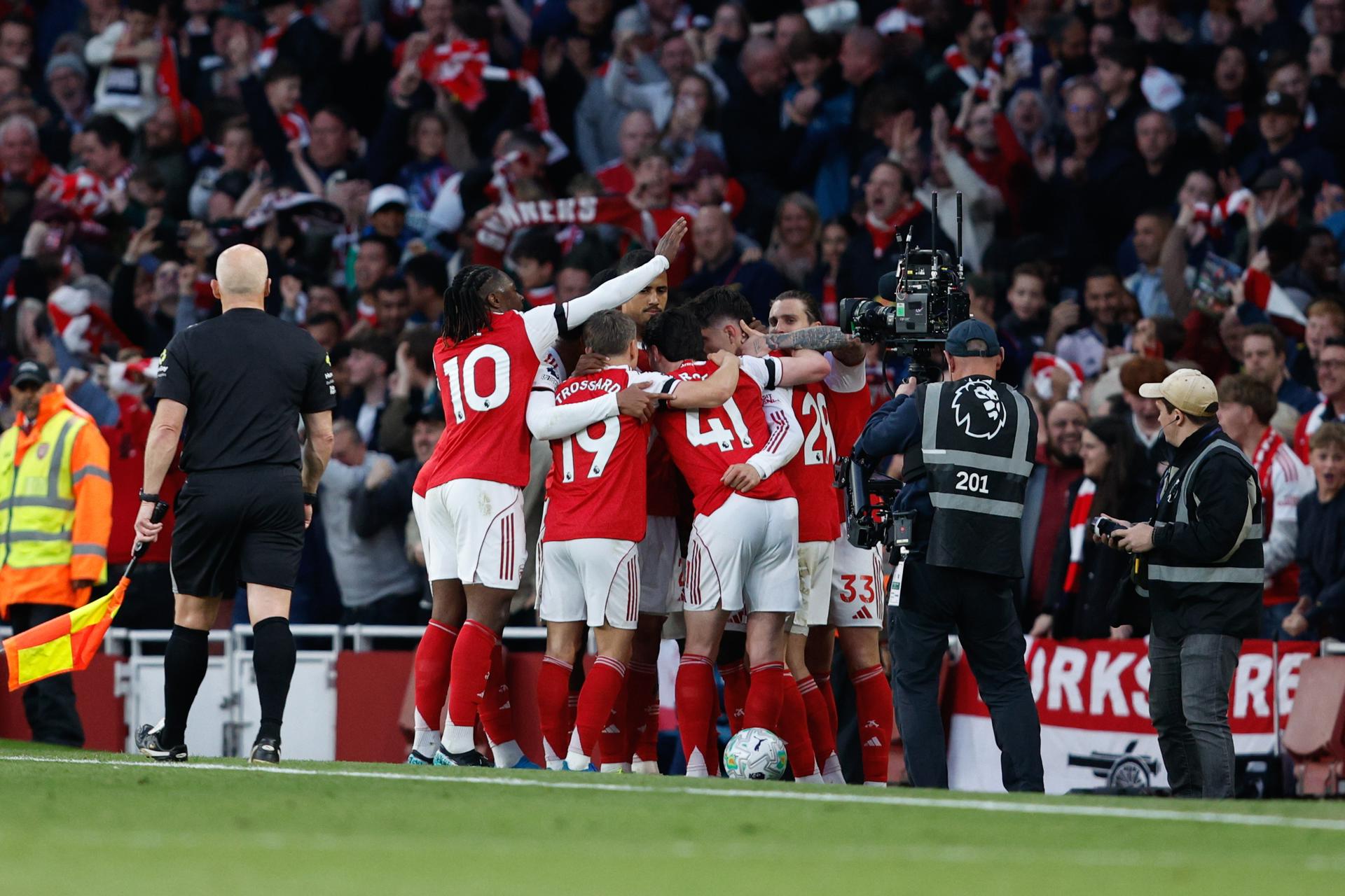 El Arsenal de Hincapié es campeón de la Premier  22 después