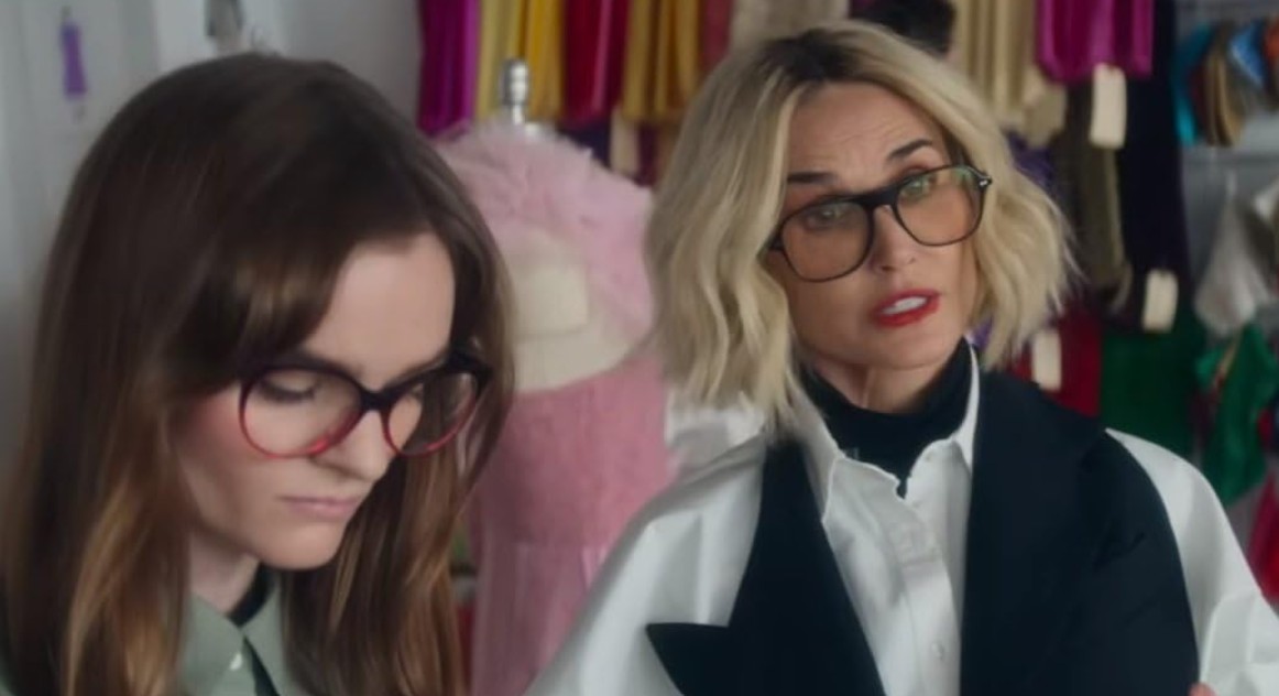 Demi Moore explora el consumismo en ‘I Love Boosters’