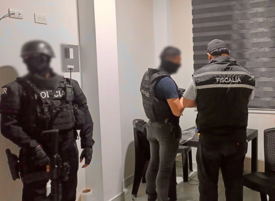 Operativo en Ecuador contra el tráfico de armas deja a más de veinte detenidos