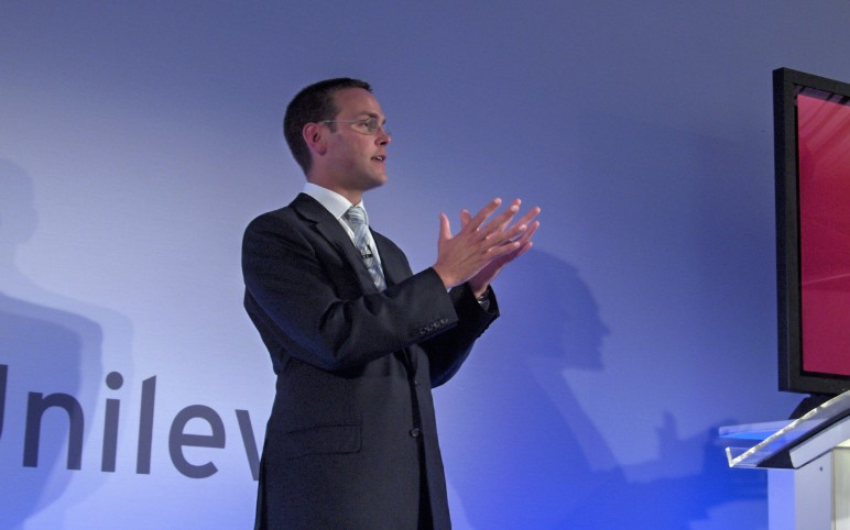 James Murdoch, hijo mejor de Rupert, comprará parte de Vox Media
