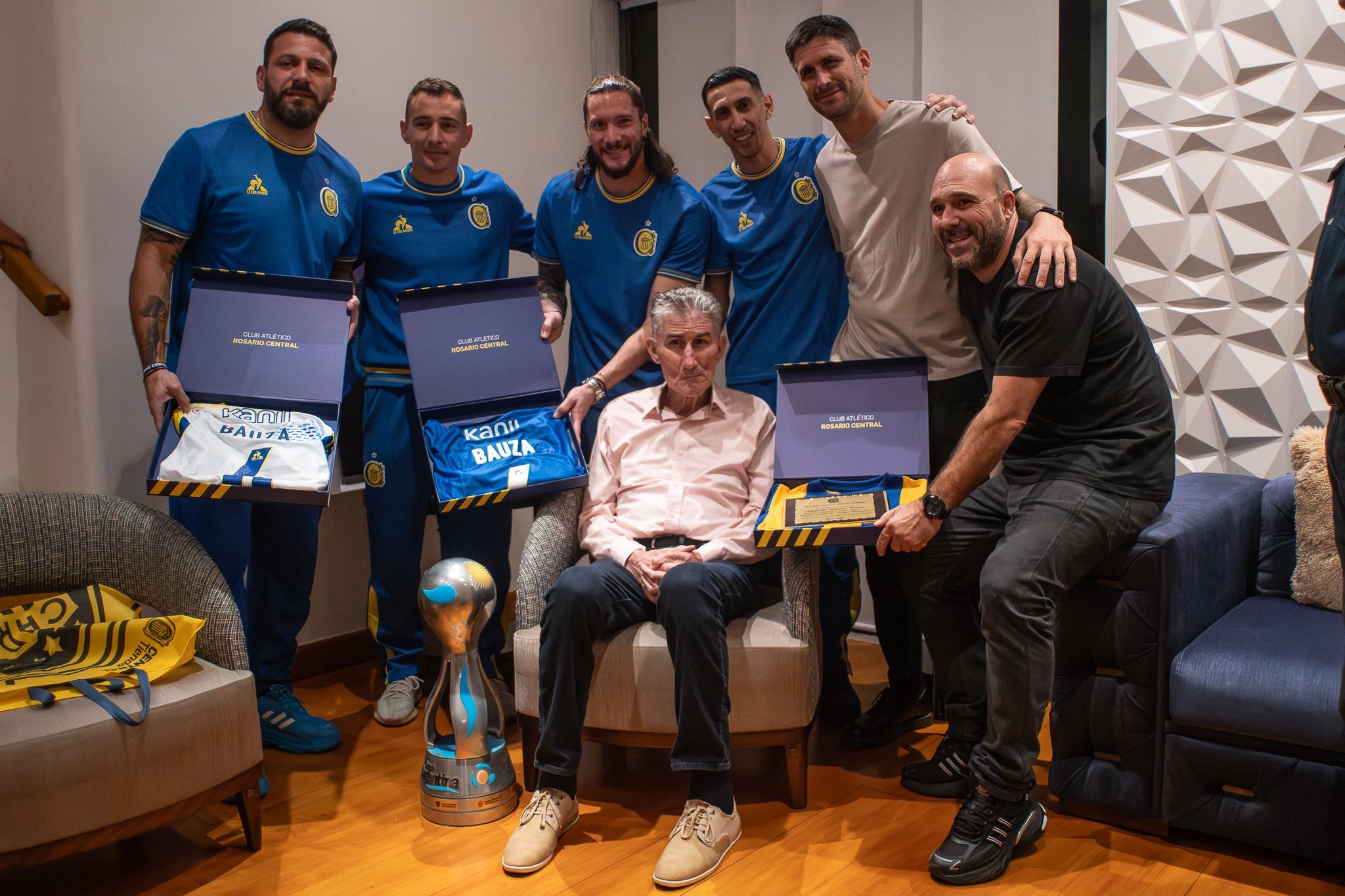 El Rosario Central visita al ‘Patón’ Bauza en Quito