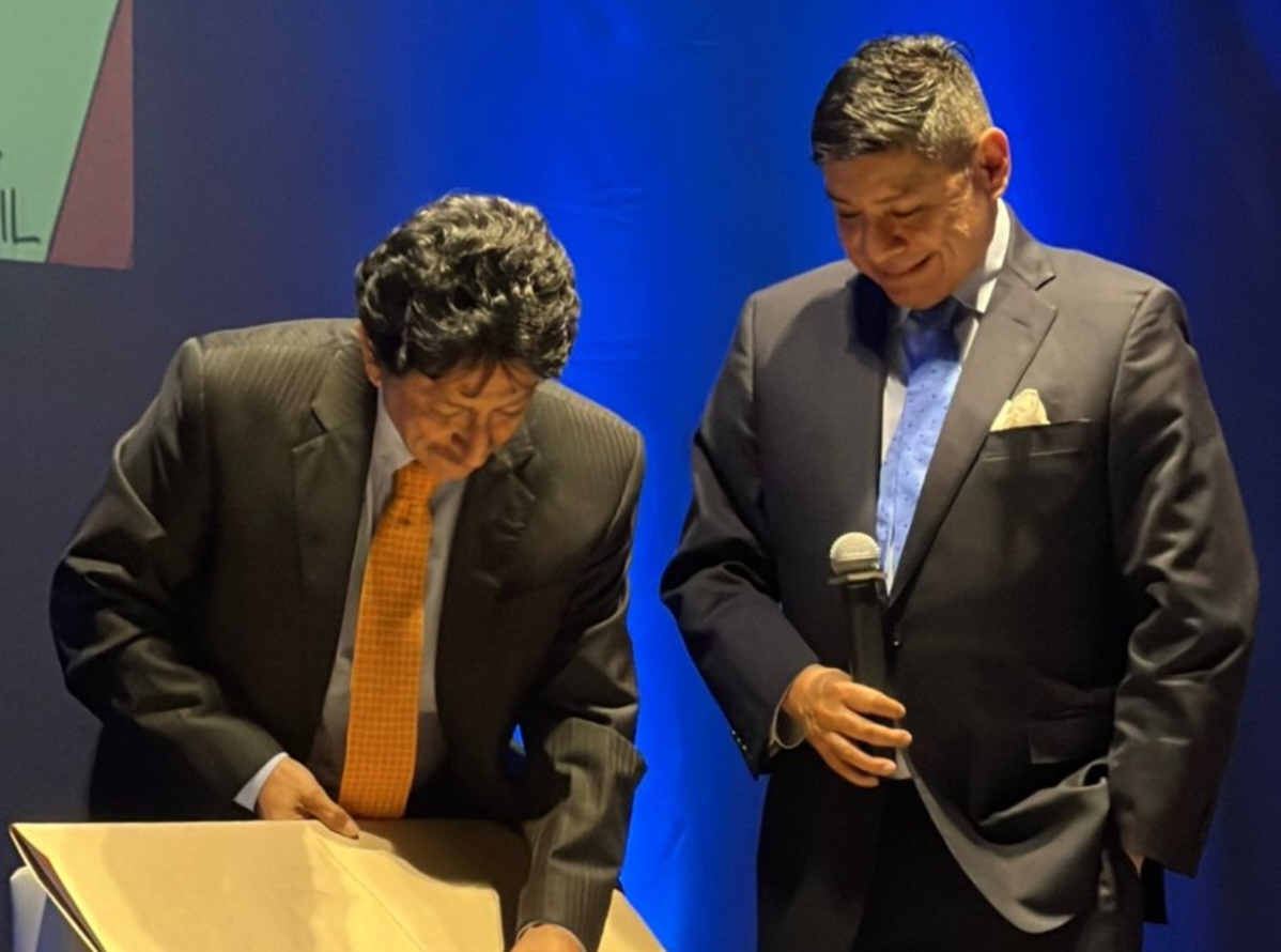 Bonil es homenajeado por su trayectoria en la UNP
