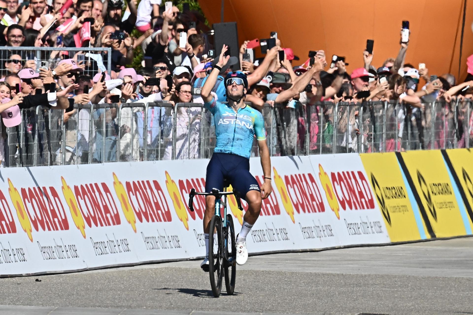 Bettiol se impone en Verbania, la 13ra etapa del Giro