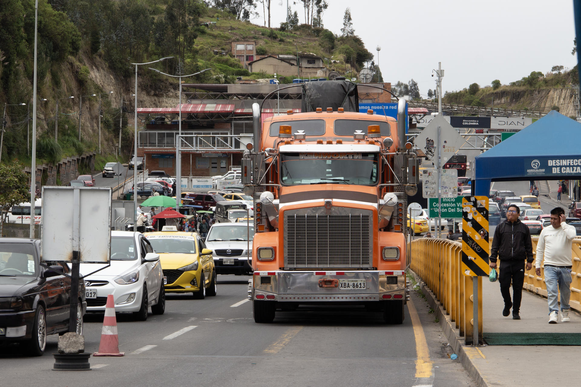 Ecuador reducirá los aranceles a los productos colombianos en un 75 %