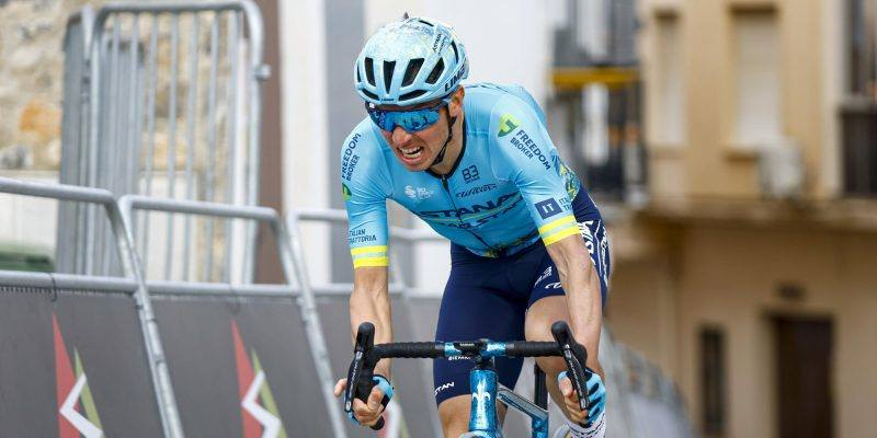 López y Cepeda resistieron, Narváez cedió terreno en el Giro de Italia