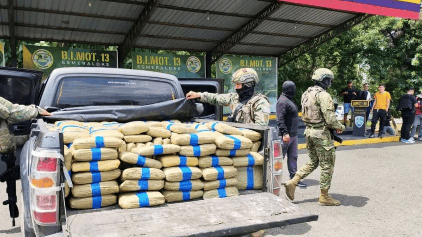 Ecuador incauta casi media tonelada de droga en una provincia ...
