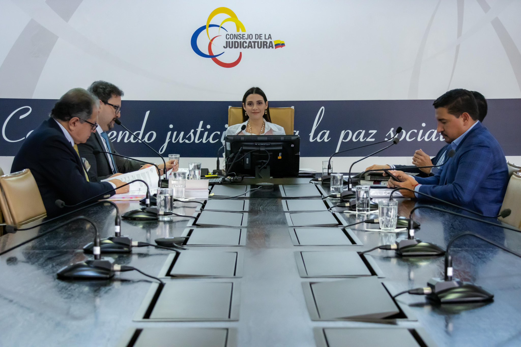 Judicatura pide la renuncia a todos los directores