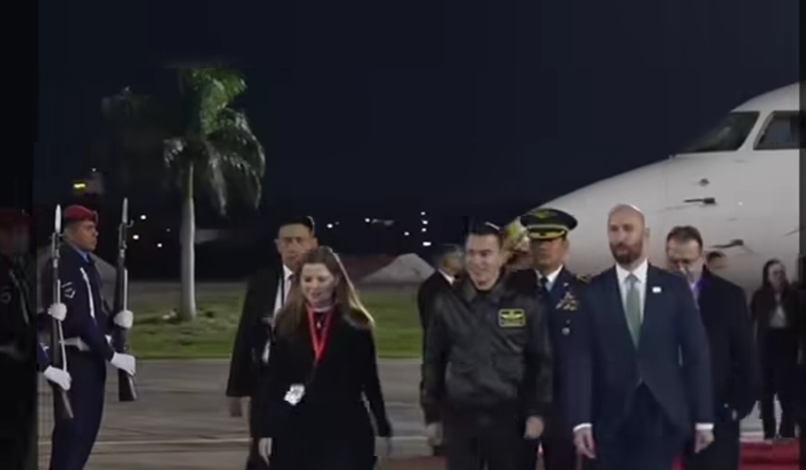 Noboa llega a Paraguay para participar en la cumbre del Mercosur