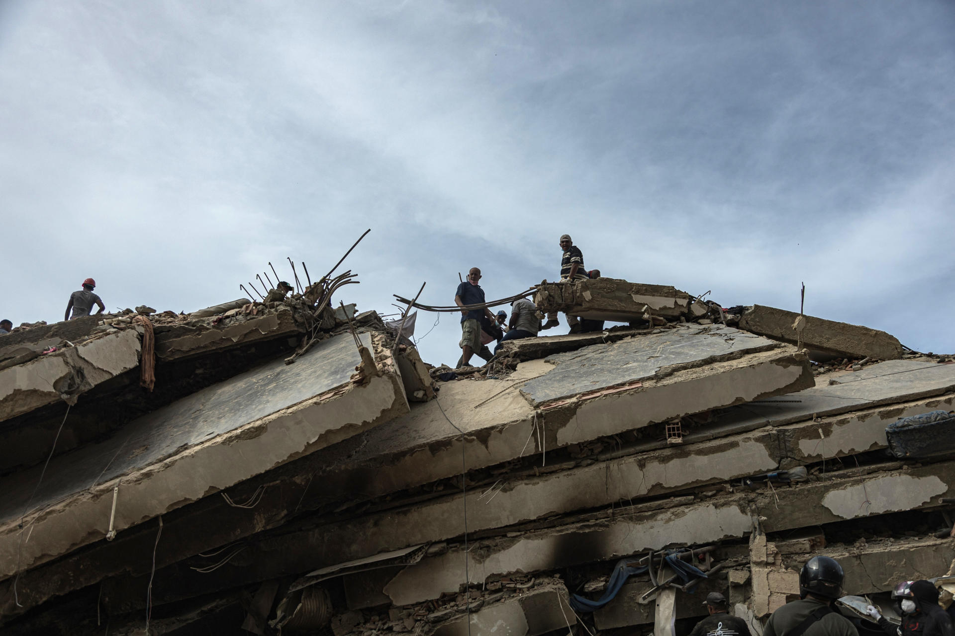 EEUU envía cientos de militares y equipos a Venezuela para apoyar labores tras terremotos