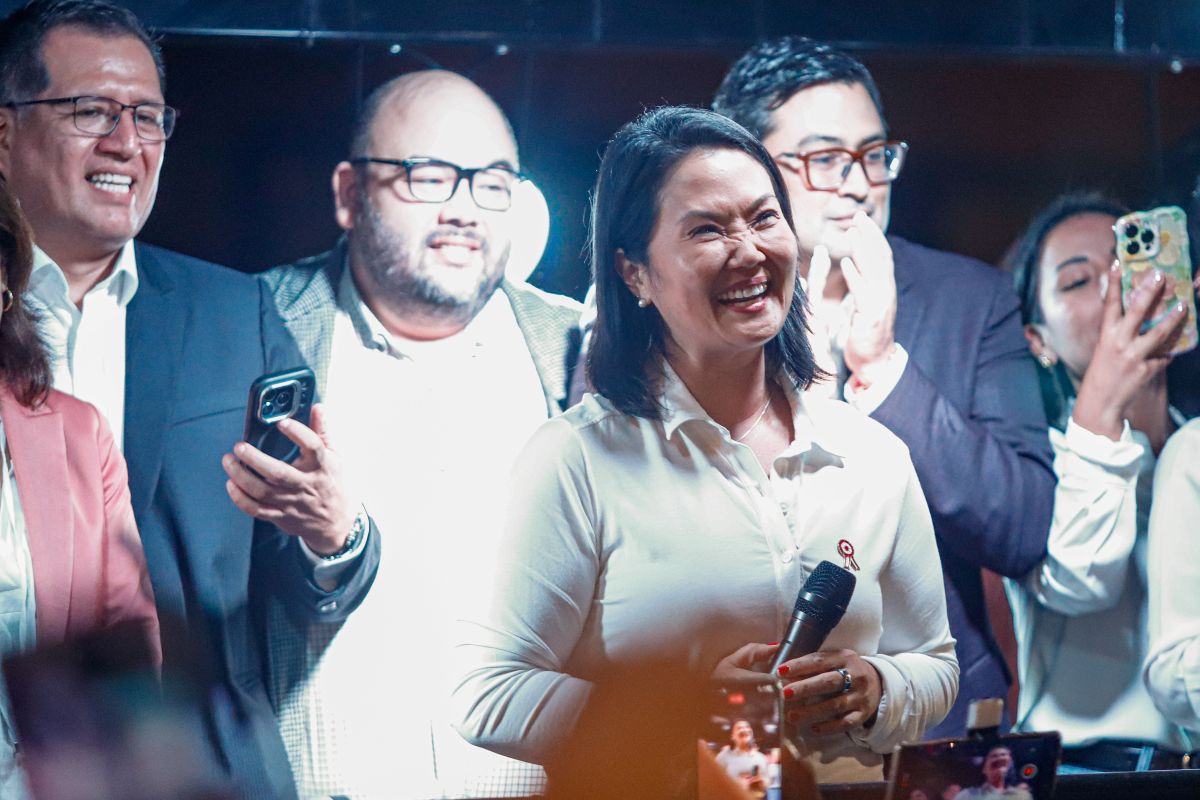 Fujimori inicia etapa de transición designando a su equipo técnico