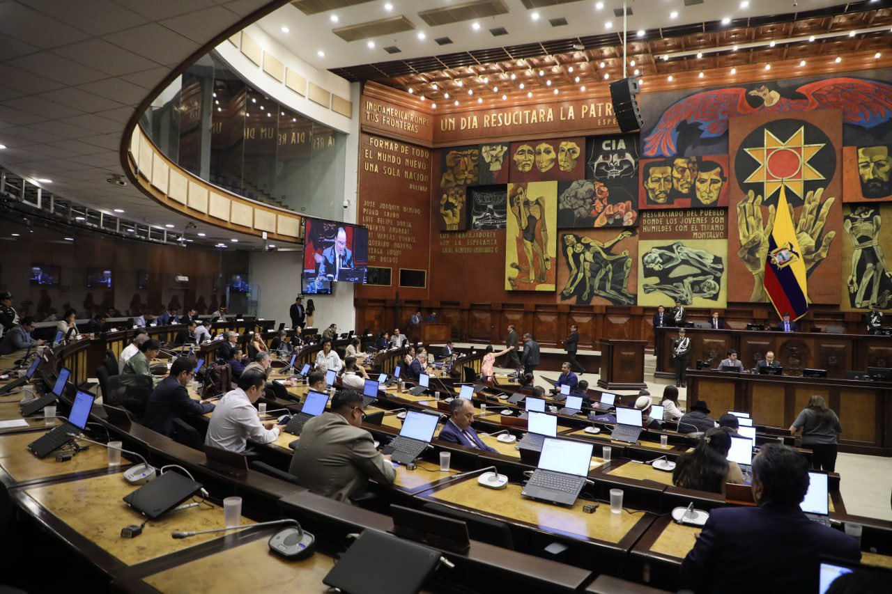 Asamblea debate límites al cobro de intereses bancarios