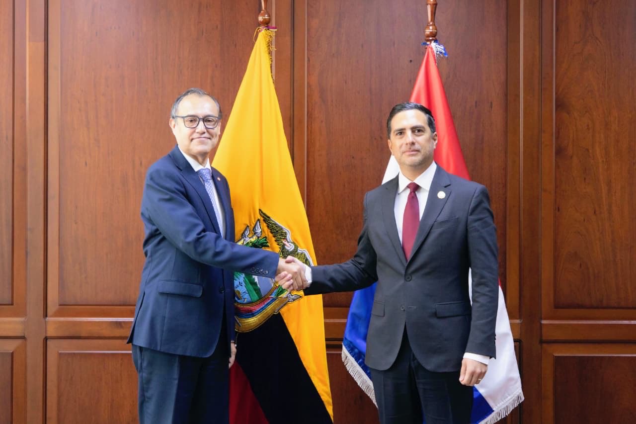 Ecuador y Paraguay preparan visita de Peña a Quito, tras investidura de Fujimori en Perú