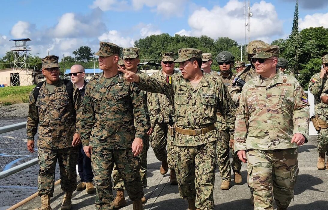 Armada de Ecuador y de EE.UU. realizan patrullaje conjunto en Esmeraldas