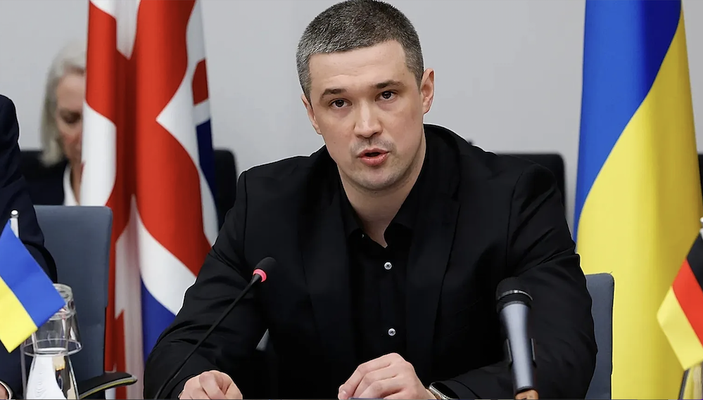 Zelenski destituye al ministro de Defensa y provoca indignación generalizada