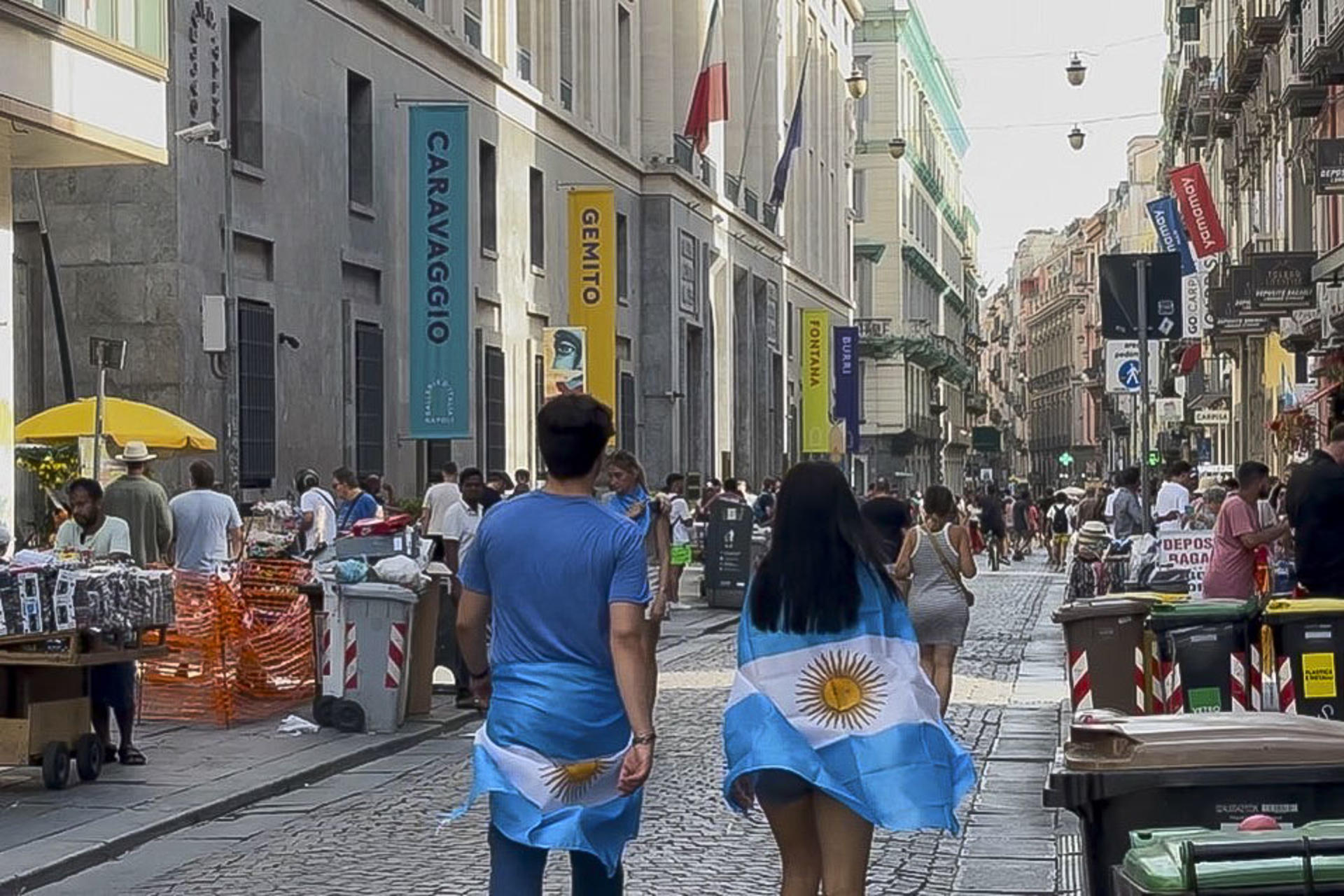 Los argentinos tienen este domingo una cita con el fútbol y no están para otra cosa