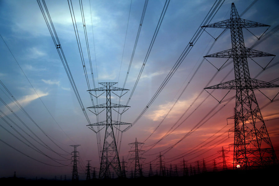 Ecuador y Colombia reestablecen interconexión eléctrica bilateral