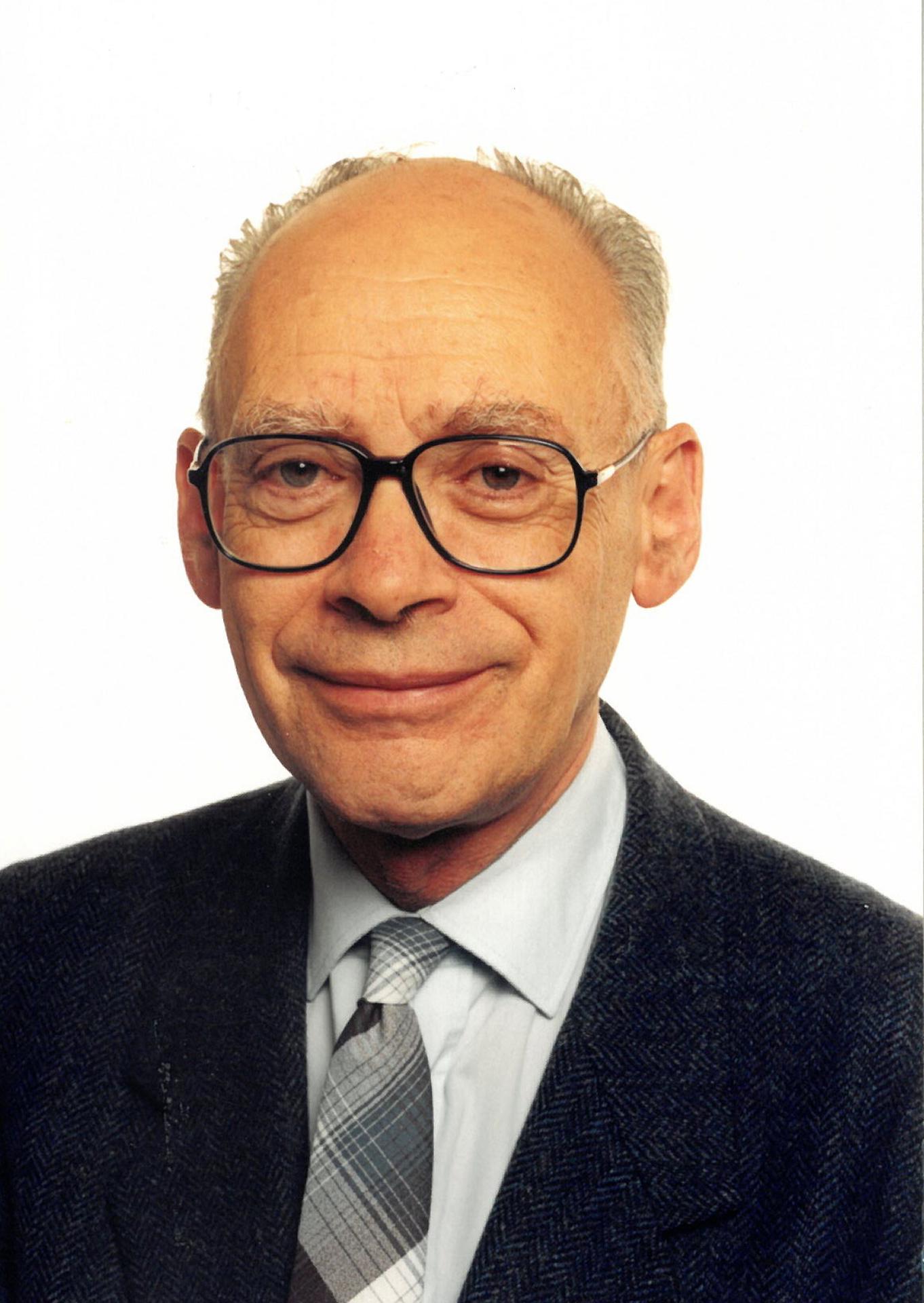 France: Henri Kagan awarded Nobel Prize in Chemistry at age 95